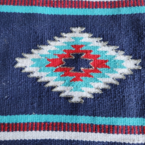America & Beyond Aztec Multi-color Crossbody Bag | Woven | Blue, Red, White NWT - Picture 3 of 11